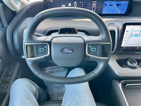 Used 2025 Ford Expedition Max Active image 15