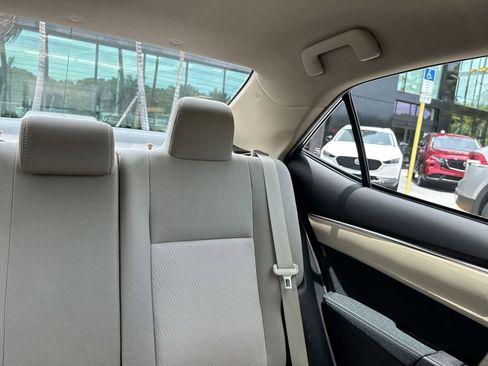 Used 2014 Toyota Corolla LE FWD image 19
