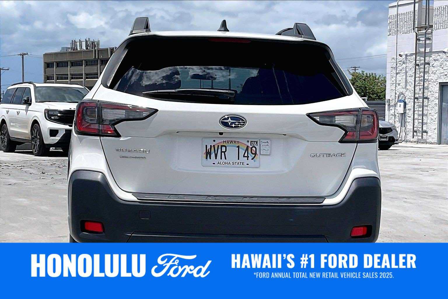 Used 2023 Subaru Outback Premium AWD/4WD image 5