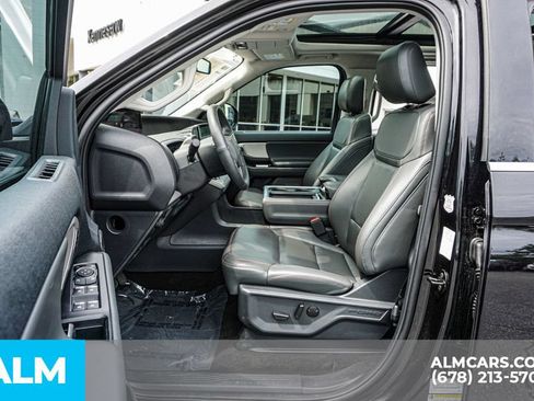 Used 2025 Ford Expedition Active AWD/4WD image 19