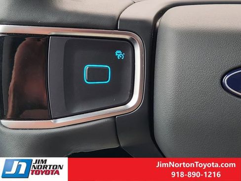 Used 2025 Ford Expedition Active AWD/4WD image 29