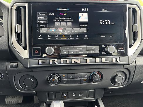 Certified 2025 Nissan Frontier SV image 24