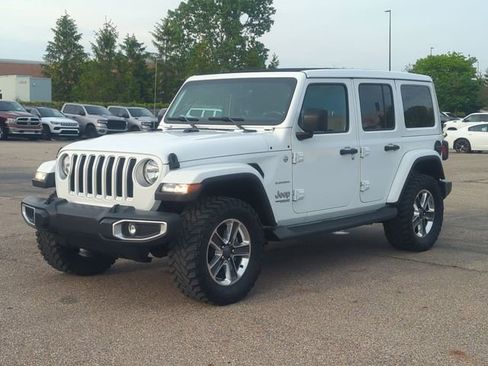 Used 2019 Jeep Wrangler Unlimited Sahara AWD/4WD image 7