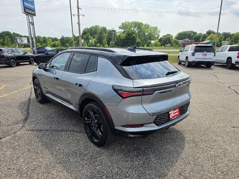Used 2024 Chevrolet Equinox EV RS AWD/4WD image 3