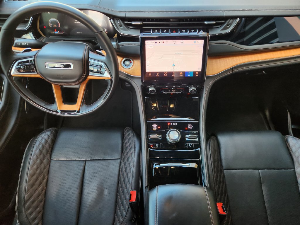 Used 2022 Jeep Grand Cherokee Summit AWD/4WD image 25