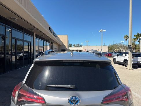 Used 2018 Toyota RAV4 Limited image 5