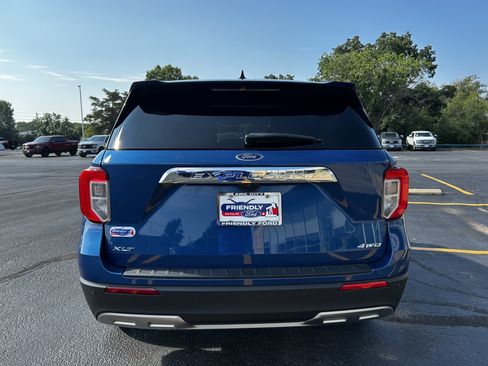 Used 2023 Ford Explorer XLT w/ Equipment Group 202A AWD/4WD image 8