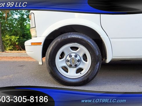 Used 2005 Chevrolet Astro Passenger AWD image 3