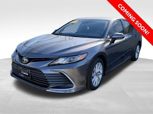Certified 2021 Toyota Camry LE w/ Convenience Package image 1