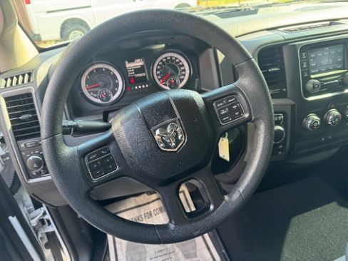 Used 2018 RAM 1500 Express w/ Express Value Package AWD/4WD image 12