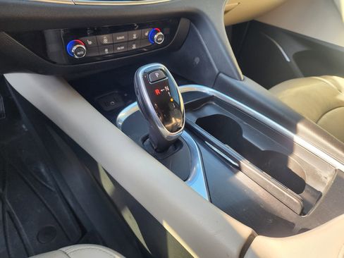 Used 2019 Buick Enclave Essence image 33