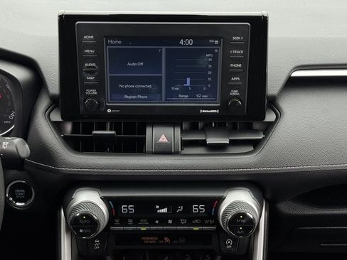 Used 2021 Toyota RAV4 XLE FWD image 17