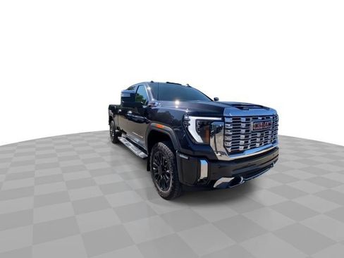 Used 2024 GMC Sierra 2500 Denali w/ Denali Reserve Package AWD/4WD image 4