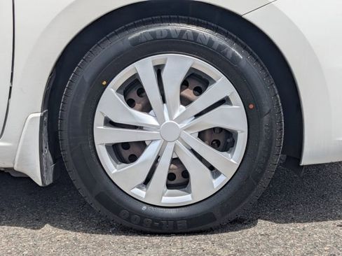 Used 2020 Nissan Versa S FWD image 13