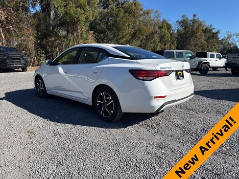 Used 2024 Nissan Sentra SV image 3