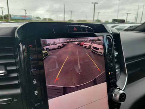 New 2026 RAM 2500 Big Horn AWD/4WD image 17