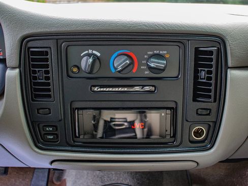 Used 1996 Chevrolet Impala SS RWD image 22