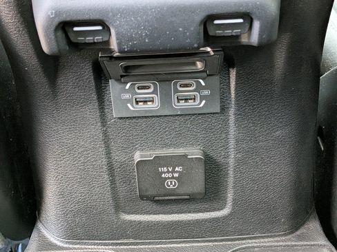 Used 2023 Jeep Gladiator Overland AWD/4WD image 15