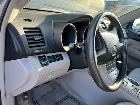 Used 2010 Toyota Highlander 2WD image 16