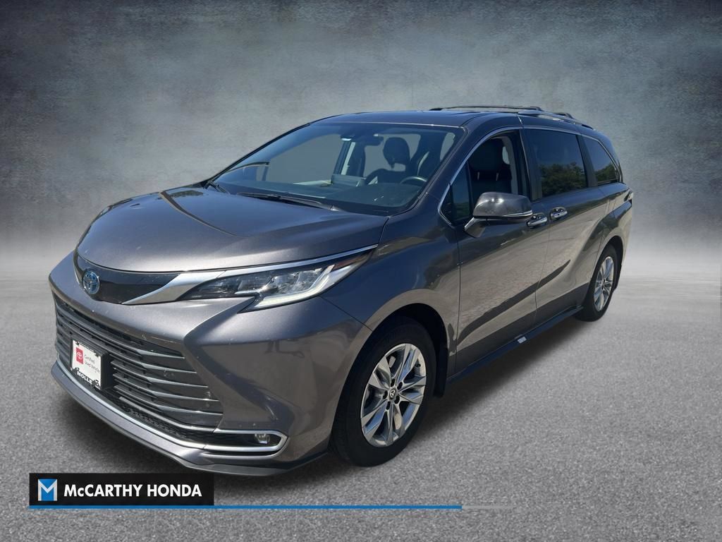 Used 2024 Toyota Sienna Limited FWD image 1