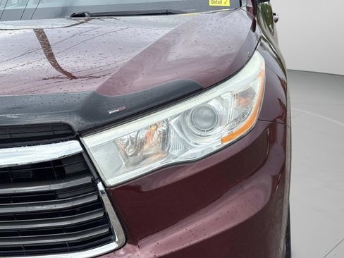 Used 2014 Toyota Highlander LE image 31