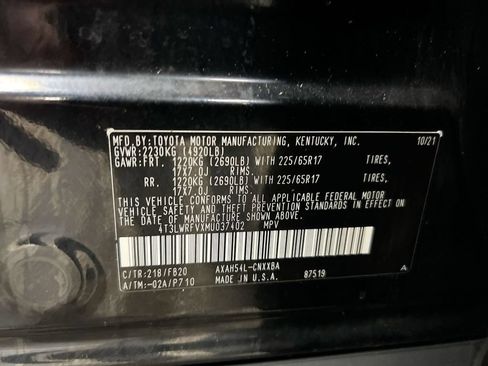 Used 2021 Toyota RAV4 LE AWD/4WD image 27