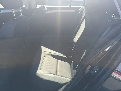 Used 2016 Volkswagen Golf S image 11