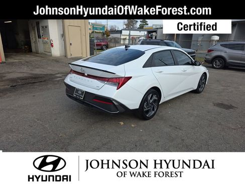 Certified 2025 Hyundai Elantra SEL image 13