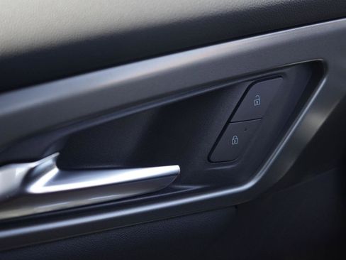 New 2025 Chevrolet Traverse LT w/ Enhanced Driving Package image 19