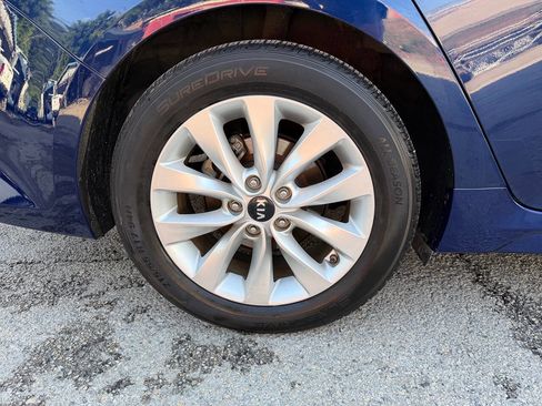 Used 2017 Kia Optima LX w/ Option Group 014 FWD image 33
