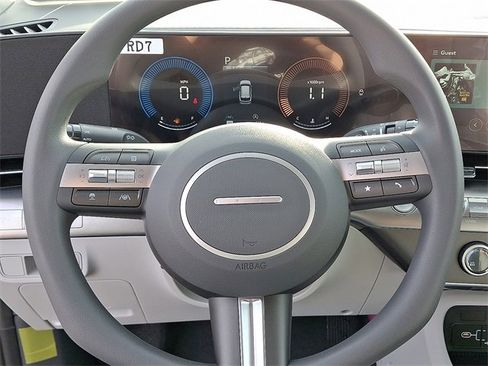 New 2026 Hyundai Kona SE image 8