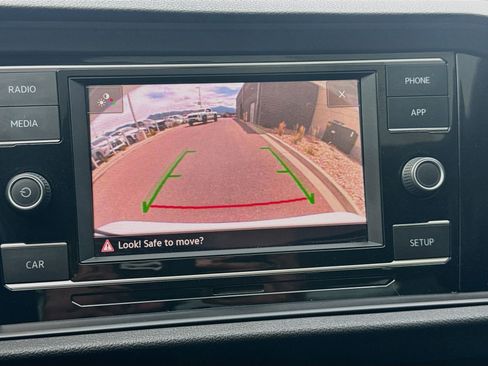 Used 2019 Volkswagen Jetta SE w/ Cold Weather Package FWD image 22