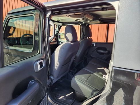 Used 2020 Jeep Gladiator Sport w/ Quick Order Package 24S image 11