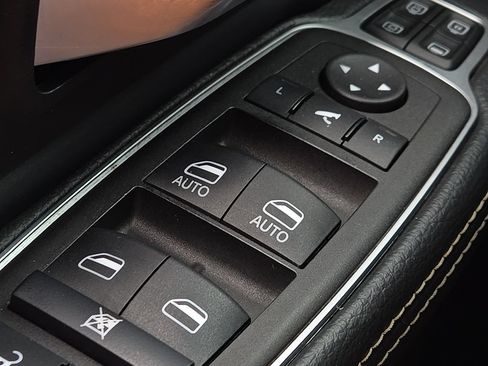 Used 2024 RAM 2500 Big Horn w/ Night Edition AWD/4WD image 16