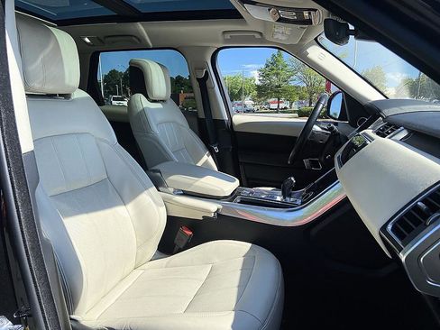 Used 2018 Land Rover Range Rover Sport HSE image 18