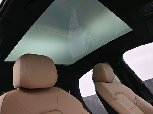 Certified 2025 Porsche Cayenne Coupe AWD/4WD image 21