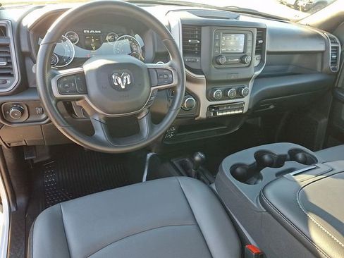 Used 2024 RAM 2500 Tradesman w/ Chrome Appearance Group image 11