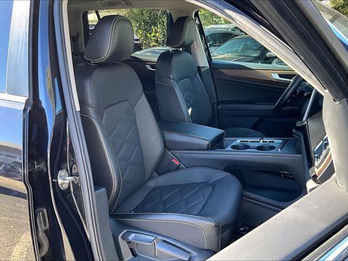 Certified 2024 Volkswagen Atlas SE image 7