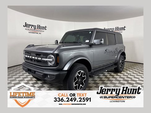 Used 2022 Ford Bronco Outer Banks image 1