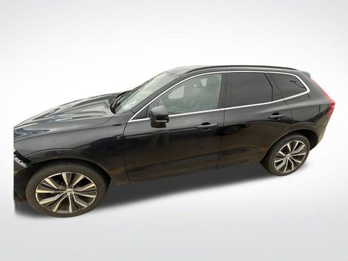 Used 2022 Volvo XC60 B5 Momentum w/ Protection Package Premier FWD image 3
