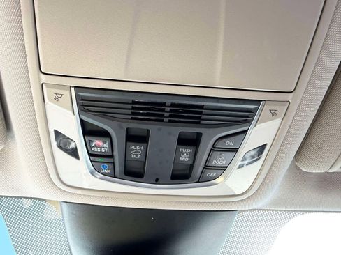 Used 2023 Acura MDX SH-AWD image 31