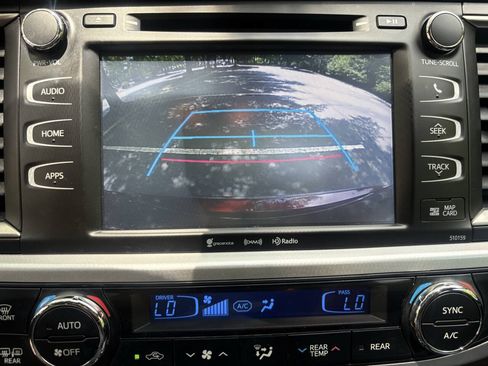 Used 2016 Toyota Highlander XLE FWD image 32