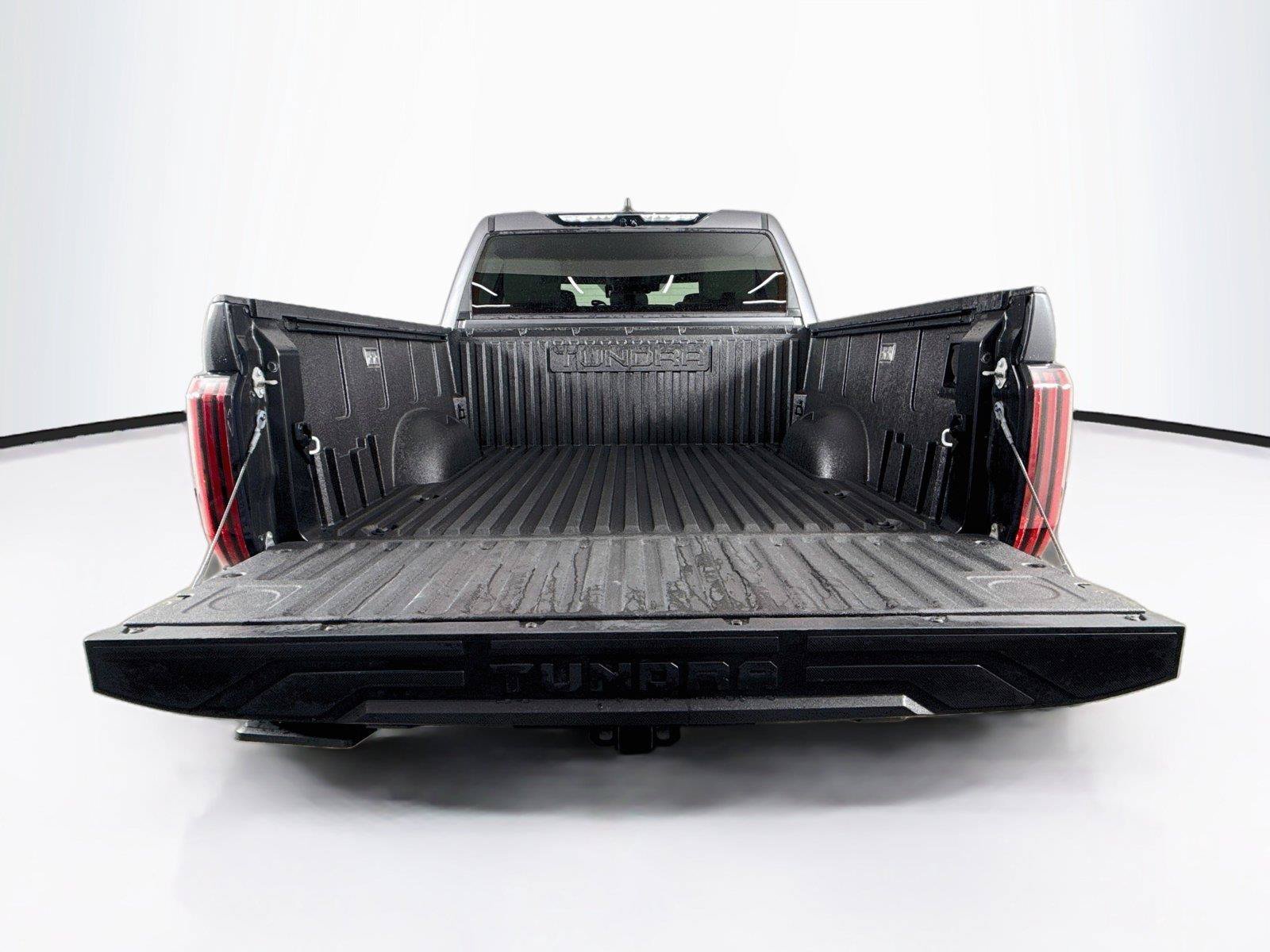 Used 2024 Toyota Tundra Limited AWD/4WD image 40
