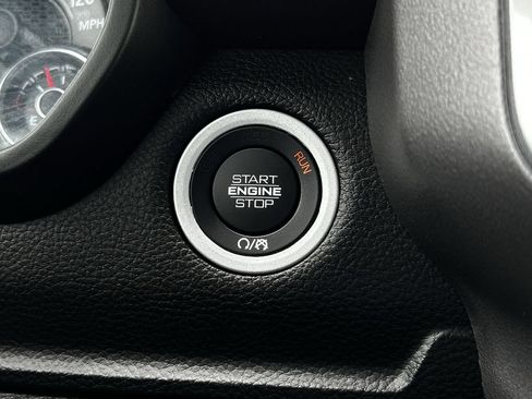Used 2023 RAM 1500 Big Horn AWD/4WD image 25