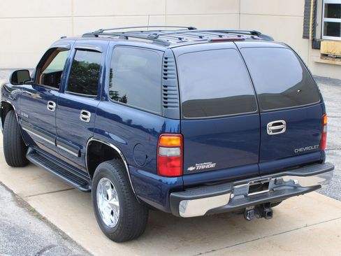 Used 2000 Chevrolet Tahoe LS w/ LS Preferred Equipment Group AWD/4WD image 2