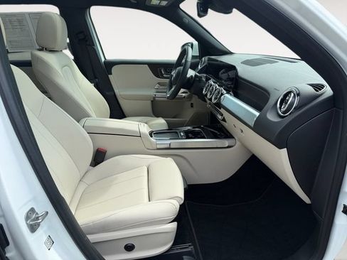 Used 2026 Mercedes-Benz GLB 250 4MATIC image 14