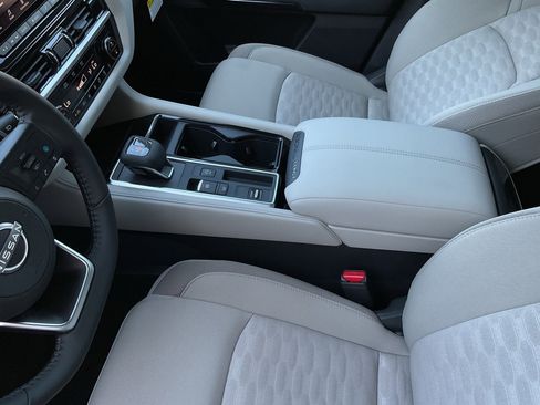 New 2025 Nissan Pathfinder SV image 35