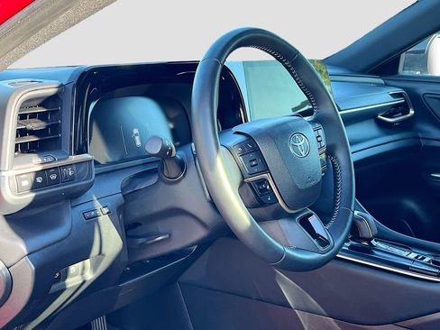Used 2025 Toyota Crown Signia AWD/4WD image 9