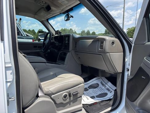 Used 2007 Chevrolet Silverado 2500 LT w/ Heavy-Duty Power Package AWD/4WD image 29
