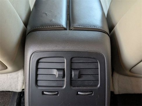 Used 2014 Lincoln MKS image 21